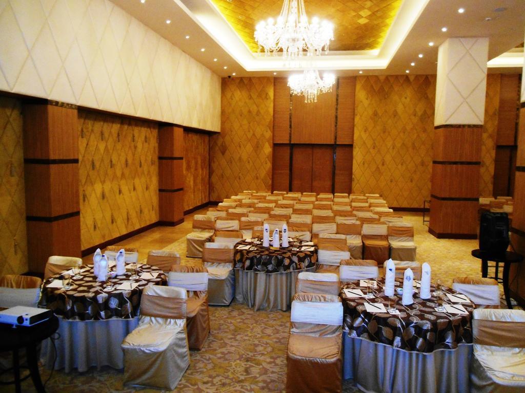 Country Inn & Suites By Radisson, Мірут Екстер'єр фото